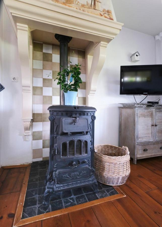 Idyllisch En Knus Huisje Met Prachtige Veranda. Oterleek Bagian luar foto