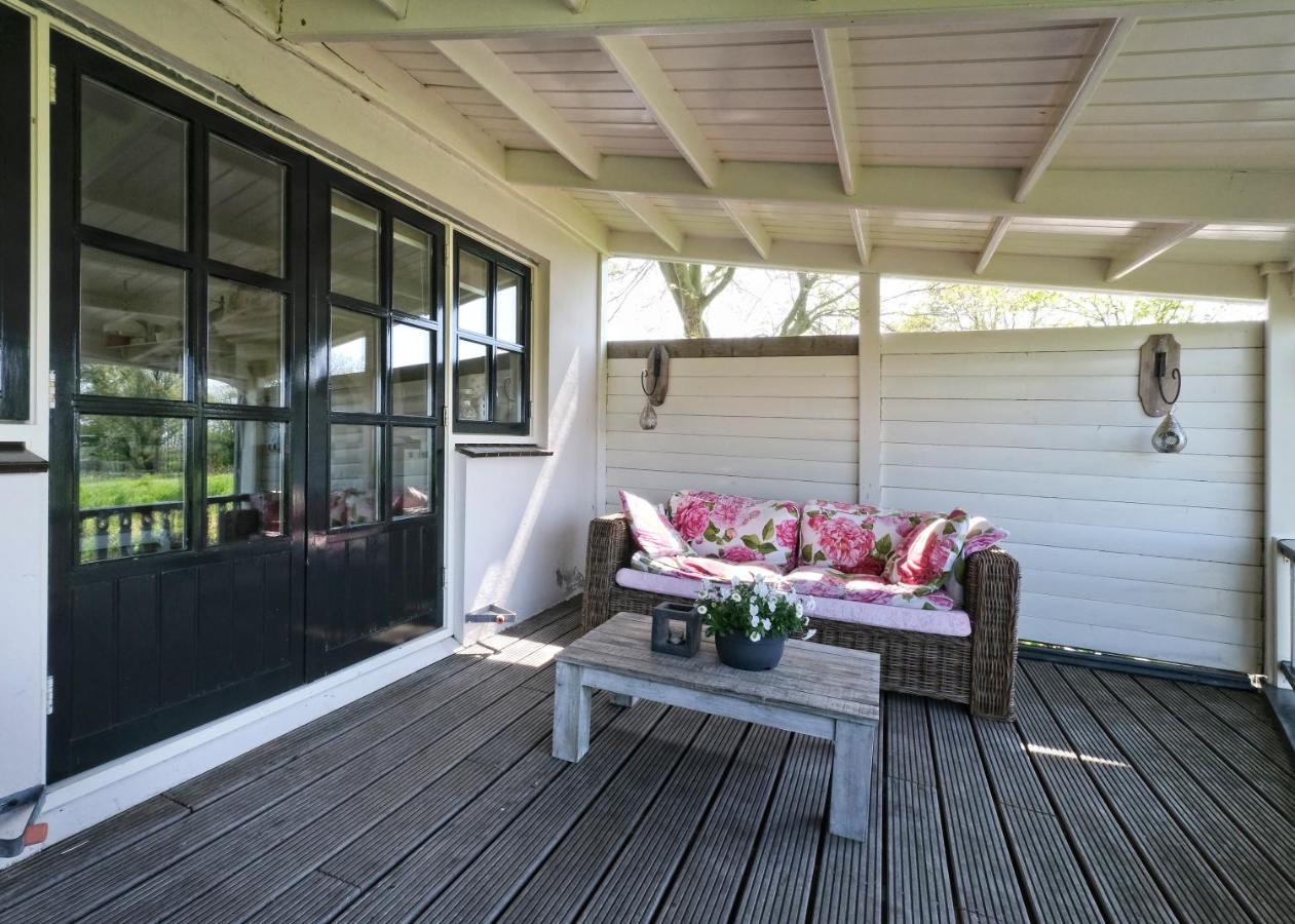 Idyllisch En Knus Huisje Met Prachtige Veranda. Oterleek Bagian luar foto